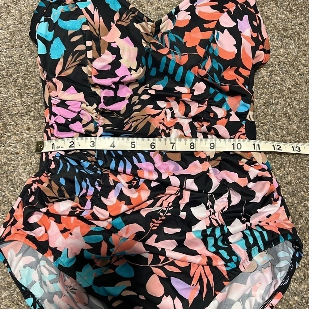 Aqua Green Tropical Ruched Princess Seamed One‎ Piece Bathing Suit size Medium